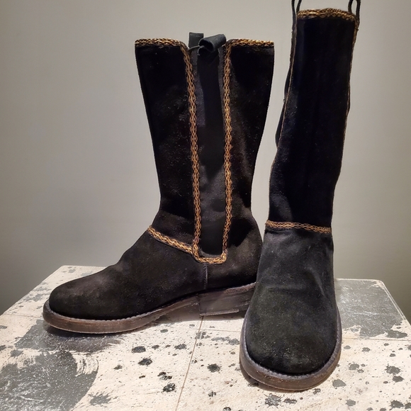 Bed | Stu Women's Suede Mid-Calf Boot - Picture 4 of 8